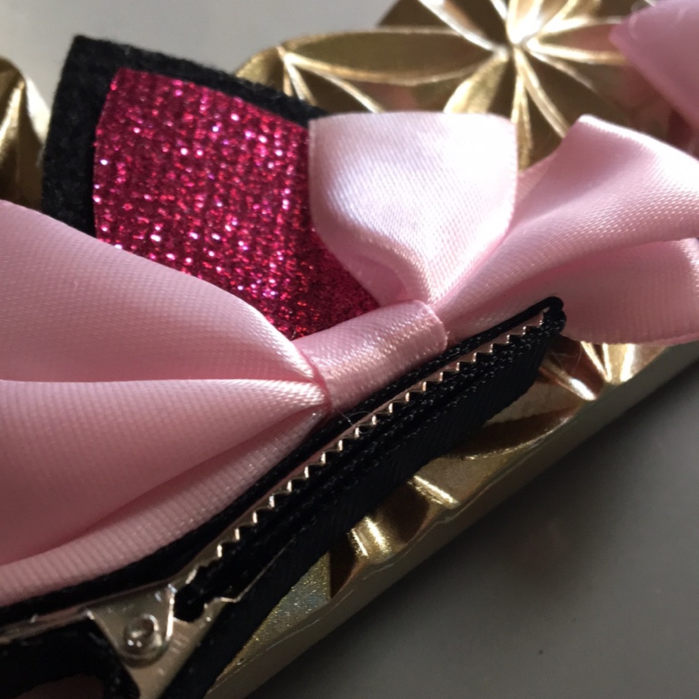 5/$25 πHOST PICKπ cat ear clips with bow - Picture 2 of 3